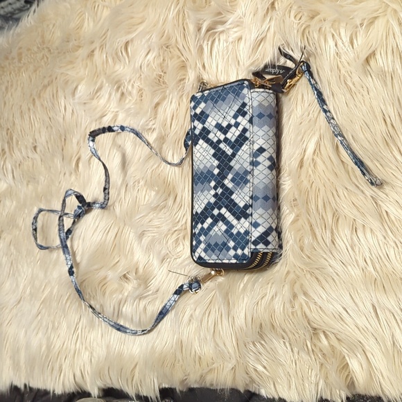 Simply Southern crossbody wristlet - Picture 2 of 6